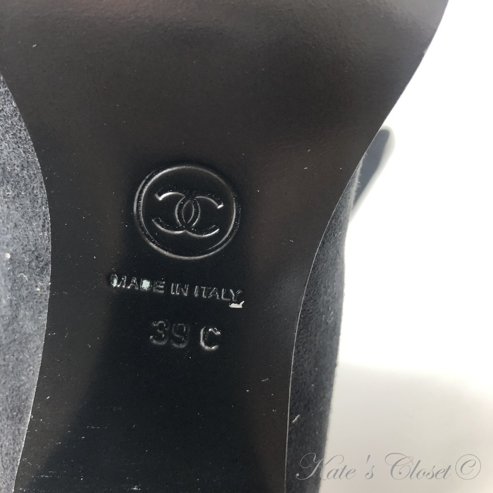 CHANEL CC Boots - Picture 6 of 8